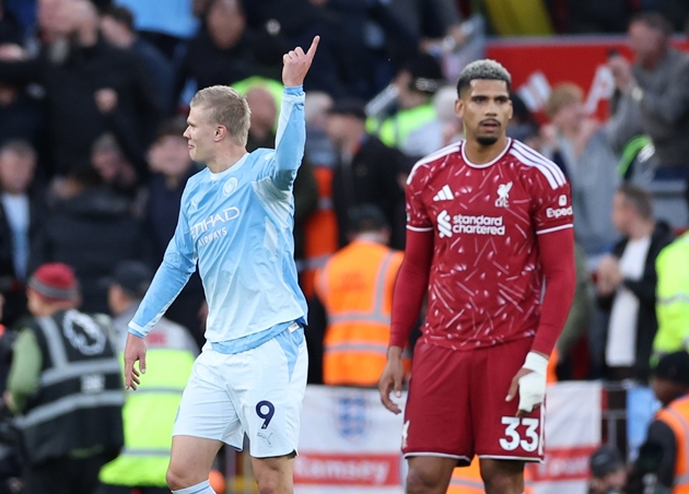 Manchester City đánh bại Liverpool với tỷ số 3-0 ngay tại Anfield. Ảnh: EPA/ADAM VAUGHAN