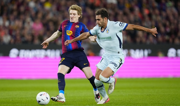 Gordon đang h&ograve;a nhập nhanh ở Barca. (Ảnh: EPA Images)