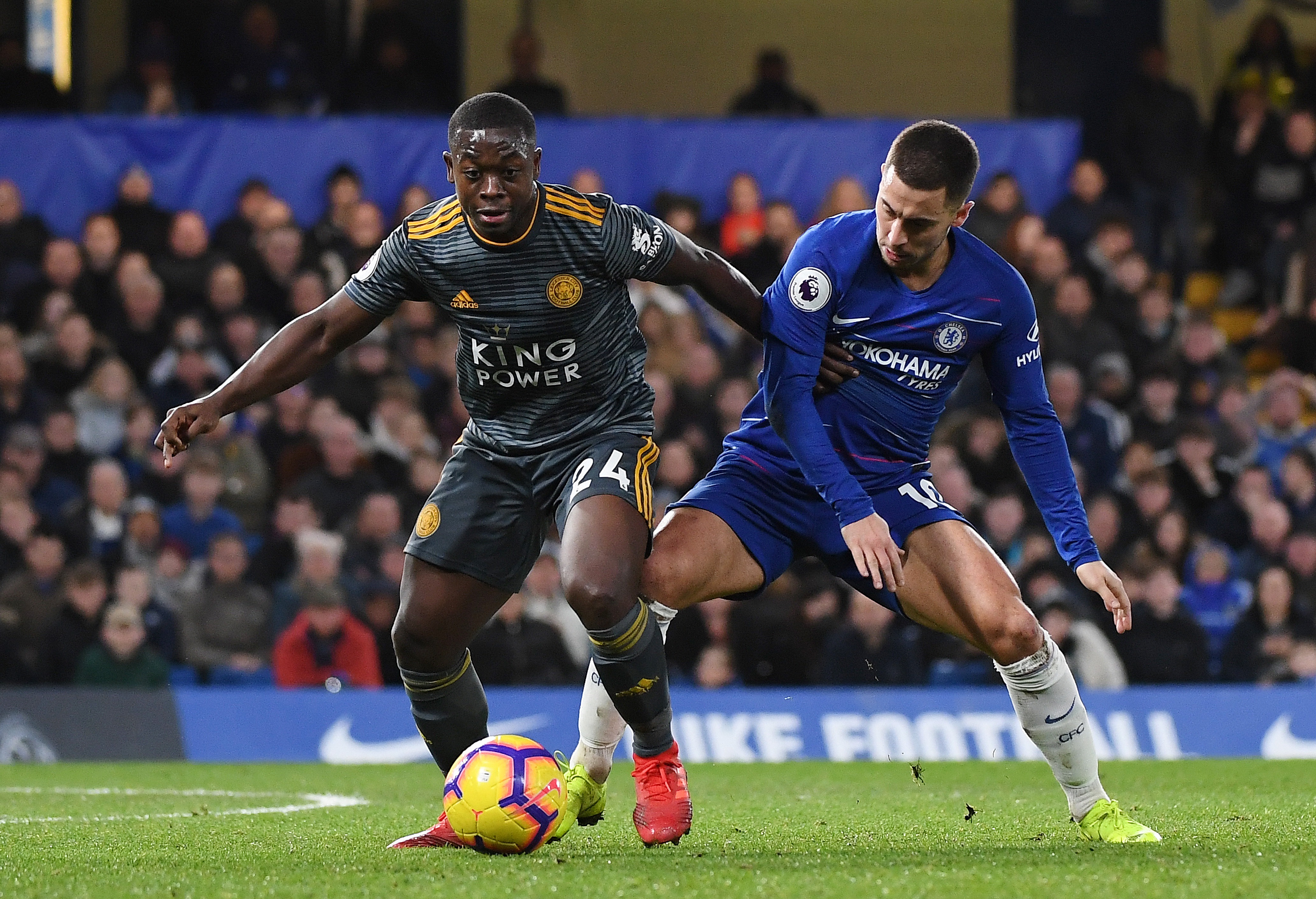 Hazard đại diện cho vẻ đẹp ngẫu hứng giữa bóng đá hiện đại. (Ảnh: EPA Images)
