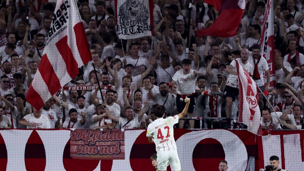 Goto đã đưa Freiburg lên ngôi đầu Bundesliga. Ảnh: EPA.