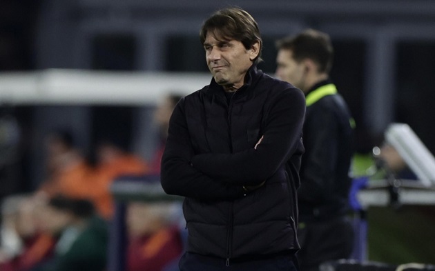 Conte có thể ngồi vào ghế nóng ở Old Trafford.