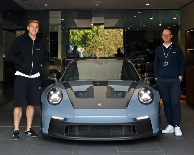 Ảnh bài viết Liam Delap tậu Porsche 220.000 bảng, tốc độ tối đa 296 km/h