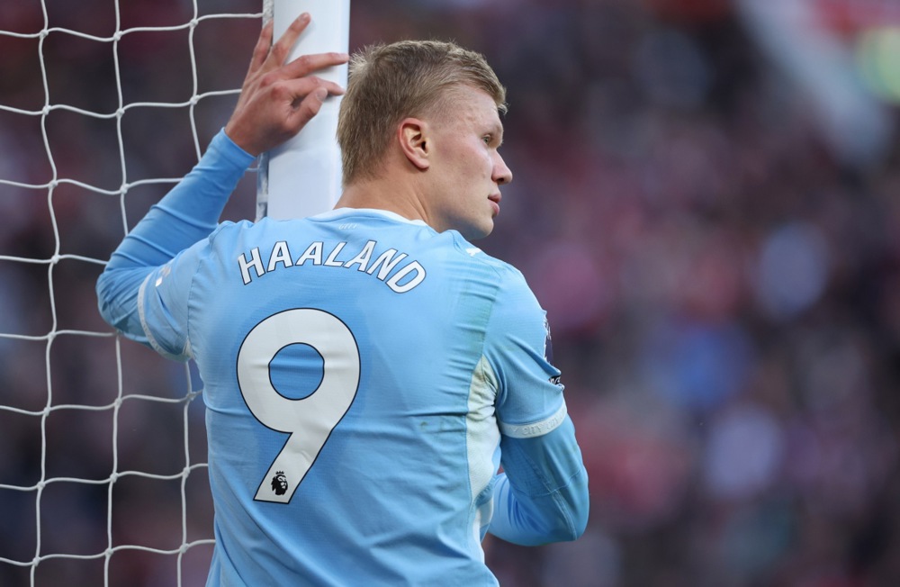 Haaland l&agrave; cỗ m&aacute;y săn b&agrave;n của Man City. Ảnh: EPA.