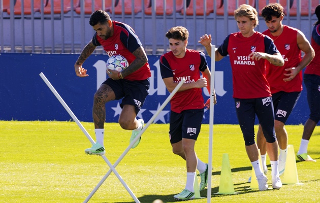 Atletico đạt phong độ tốt hơn Man Utd. (Ảnh: EPA Images)