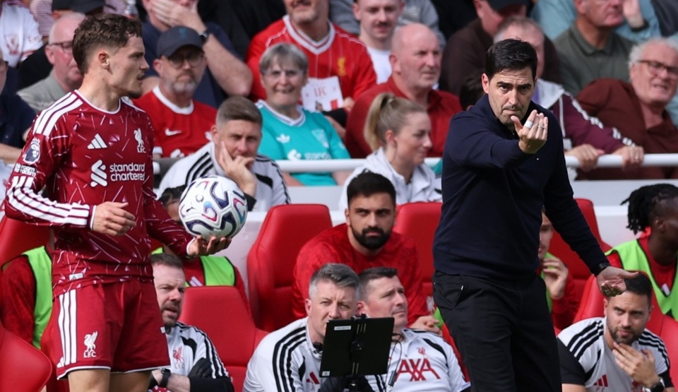 Andoni Iraola phải cải thiện h&agrave;ng c&ocirc;ng Liverpool. Ảnh: EPA.