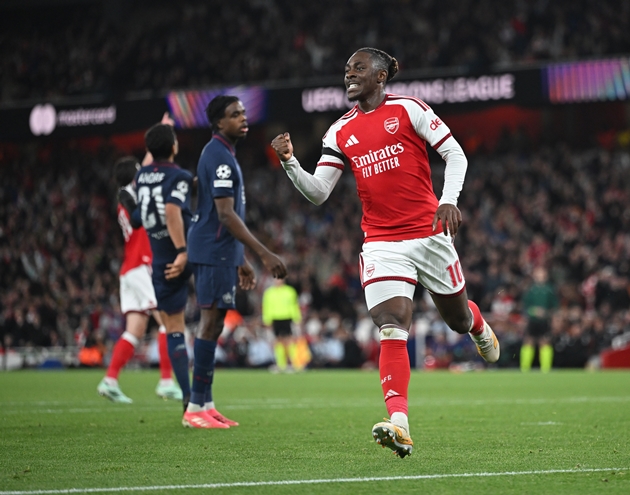 Những thay đổi trong hiệp hai gi&uacute;p Arsenal đ&aacute;nh bại Lille. Ảnh: EPA/DANIEL HAMBURY