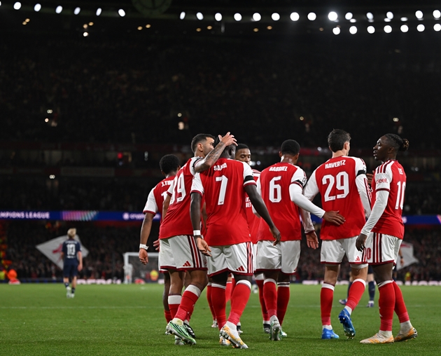 Arsenal đ&atilde; kịp thời thay đổi trong hiệp hai. Ảnh: EPA/DANIEL HAMBURY