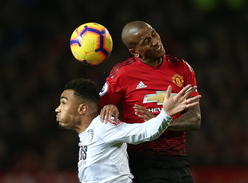 Ảnh bài viết Ashley Young: "Martinez muốn điều gì? Muốn MU mua cả một đội hình mới sao?"