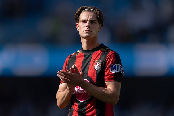 Alex Scott có thể rời Bournemouth vào tháng Giêng. Ảnh: Visionhaus/Getty Images.