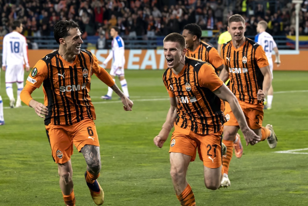 Ảnh bài viết Shakhtar Donetsk: Ngủ trong hầm trú ẩn, mượn sân Chelsea đá Champions League