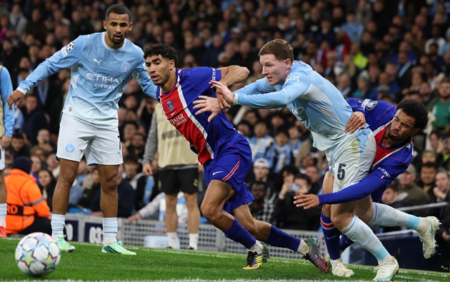 Manchester City bất lực trong việc giành điểm khi chạm trán PSG. Ảnh: EPA/ADAM VAUGHAN