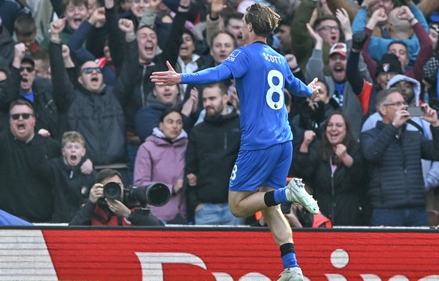 Ảnh bài viết Chelsea dẫn đầu cuộc đua giành Alex Scott