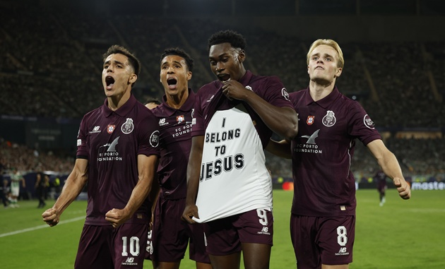 Số 9 Porto ăn mừng bàn thắng trước Real Betis. (Ảnh: EPA Images)