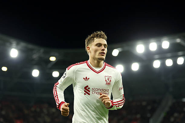 Florian Wirtz - 7.5 điểm: Đóng vai trò cỗ máy kiến thiết nhịp độ nơi tuyến giữa của The Kop. Wirtz tỏa sáng với đường chuyền dọn cỗ thuận lợi cho Barcola ở phút 37 và luôn là trung tâm của mọi đợt lên bóng. Ảnh: Jasmin Walter - UEFA/UEFA via Getty Images.