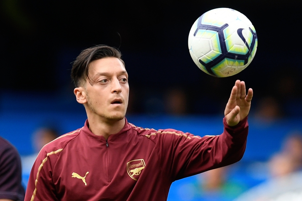 Ảnh bài viết Ngày này năm xưa: Mesut Ozil thiên tài chuyền bóng làm say đắm túc cầu giáo