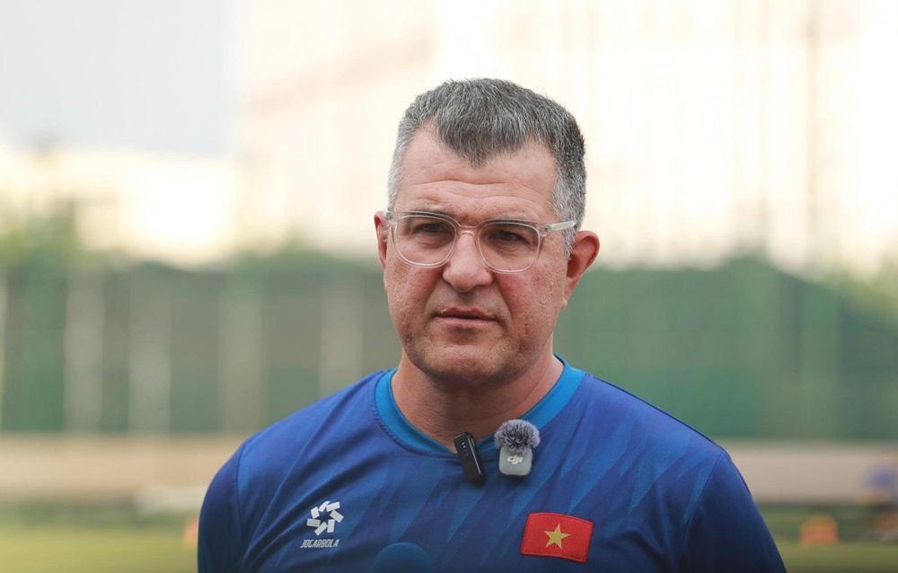 Ảnh bài viết HLV Roland muốn U17 Việt Nam tạo khác biệt tại World Cup