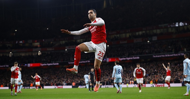 Ảnh bài viết Cuộc họp kín không HLV giúp Arsenal giành cúp Ngoại hạng Anh