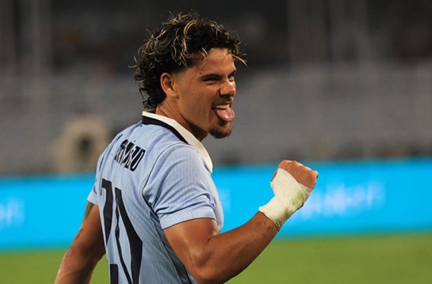 Maxi Araujo trong màu áo ĐT Uruguay. Ảnh: EPA