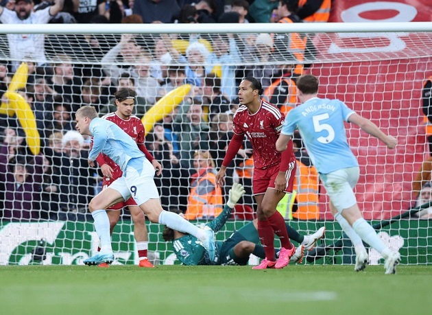 Man City toàn thắng ở Ngoại hạng Anh kể từ đầu mùa. Ảnh: EPA.