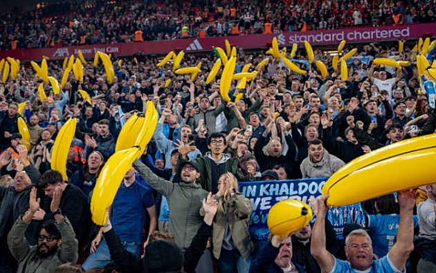 CĐV Man City trên khán đài Anfield tuần trước. Ảnh: Tom Flathers/Manchester City FC via Getty Images.