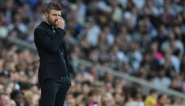 Ảnh bài viết Chris Sutton dự đoán Man Utd thua thảm 0-5 trước Leeds