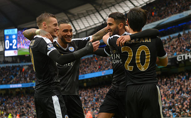 Ranieri kh&ocirc;i phục sơ đồ 4-4-2 quen thuộc cho Leicester. Ảnh: Michael Regan/Getty Images.