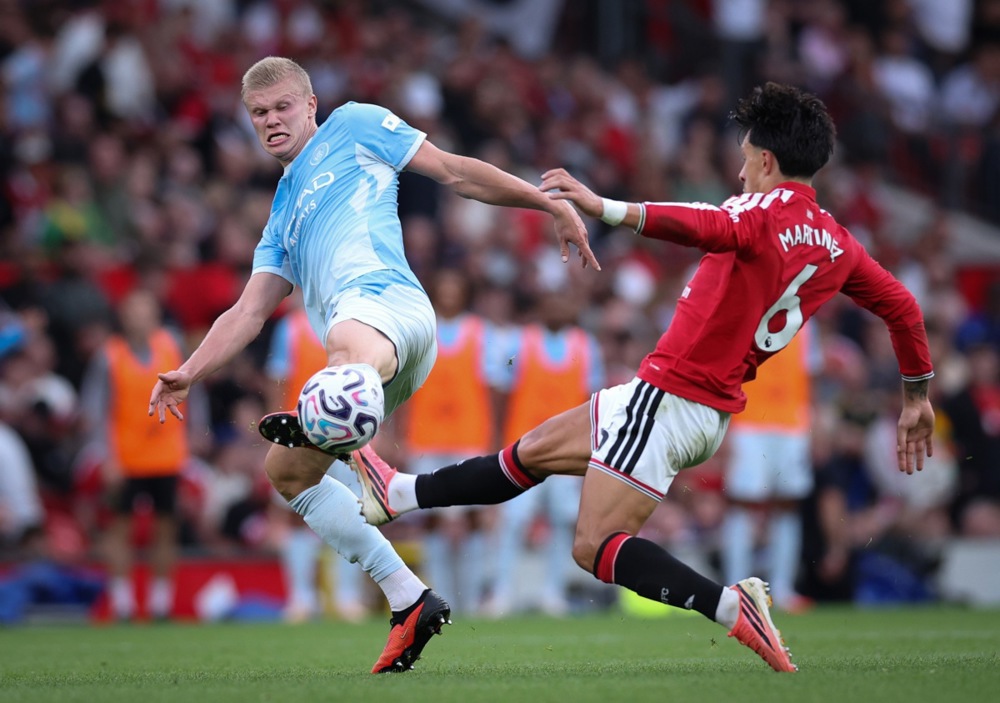 Ảnh bài viết Gary Pallister nhắc nhở Lisandro Martinez về Sir Alex