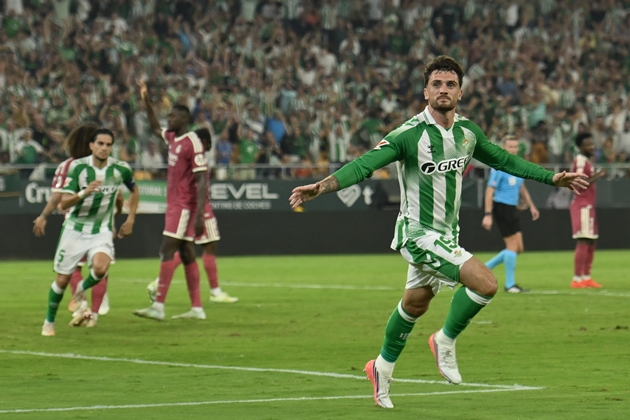 Real Betis không bán tiền đạo chủ lực cho Man United. Ảnh: EPA