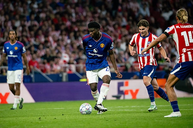 Ảnh bài viết Baleba vá lỗ hổng tuyến giữa của Man Utd