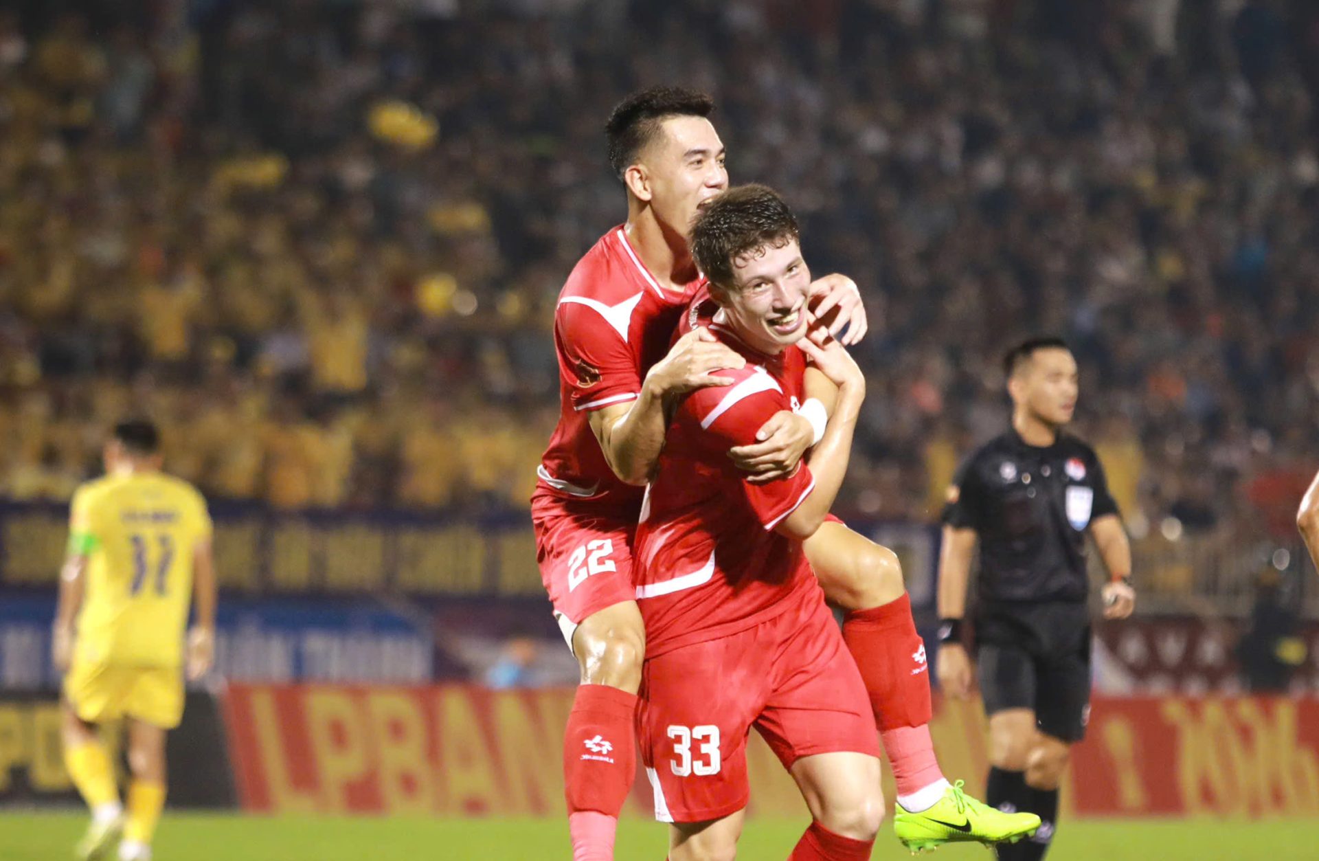 Ảnh bài viết Cầu thủ Việt kiều đang định hình lại diện mạo V-League