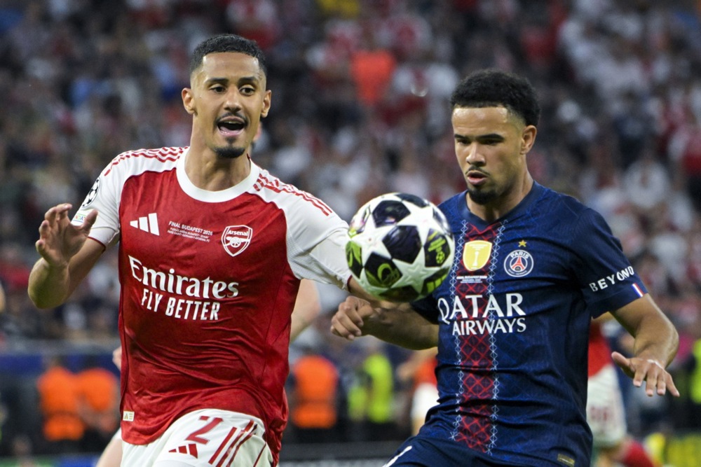 Ảnh bài viết Tin đồn chuyển nhượng tối 17/10: PSG bạo chi mua Saliba; MU nhắm Troy Parrott