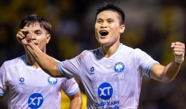 Tuấn Hải ghi bàn cho Nam Định. Ảnh: Fanpage CLB Nam Định.