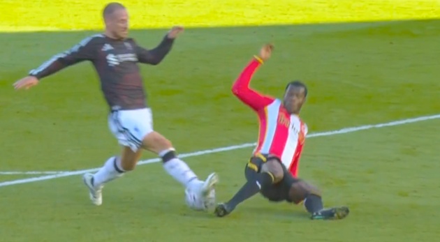 Ảnh bài viết Brentford 1-0 Liverpool: The Kop mất phạt đền và thủng lưới