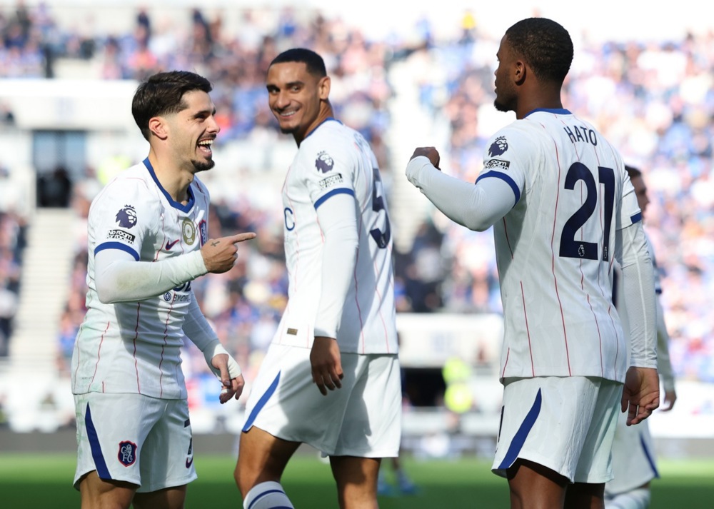 Neto tỏa sáng vào những thời điểm then chốt, mang về 3 điểm cho Chelsea. Ảnh: EPA.
