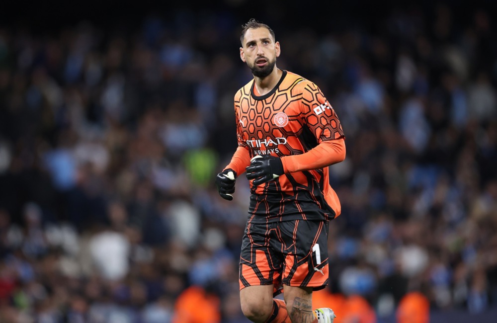 Gianluigi Donnarumma: 6.6 điểm. Chơi ổn định nhưng không thể giúp gì hơn cho Man City trong 2 bàn thua phải nhận. Ảnh: EPA.
