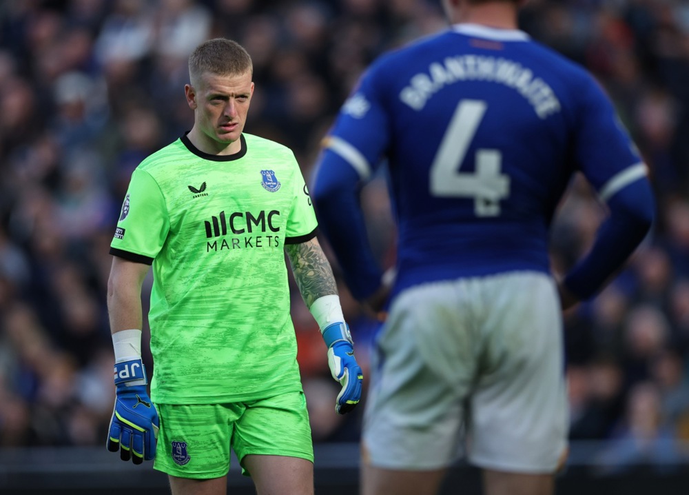 Ảnh bài viết Joe Cole chê thủ môn Pickford ngủ gật, biếu bàn thắng cho Chelsea