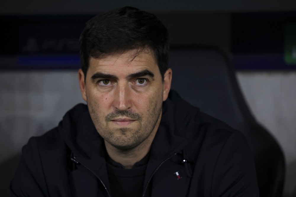Ảnh bài viết Andoni Iraola đặt dấu hỏi về VAR trong tình huống Liverpool đòi phạt đền