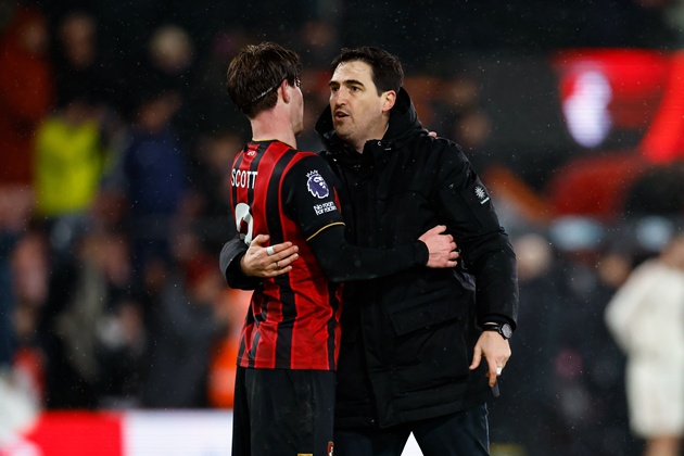 HLV Iraola rất muốn tái ngộ với Scott tại Liverpool. Ảnh: EPA