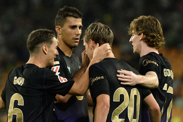 Ảnh bài viết PSG và Real Madrid chờ trừng phạt tử huyệt của Barcelona