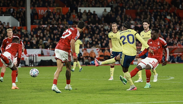 Cú sút của Madueke đánh sập pháo đài City Ground. Ảnh: Andrew Kearns - CameraSport qua Getty Images