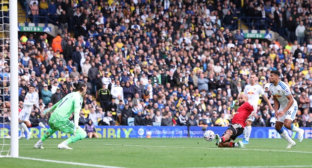 Mbeumo ghi b&agrave;n trước Leeds. (Ảnh: EPA Images)