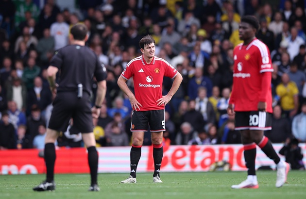 Maguire được kỳ vọng dẫn dắt h&agrave;ng thủ Man Utd đấu Como. Ảnh: EPA