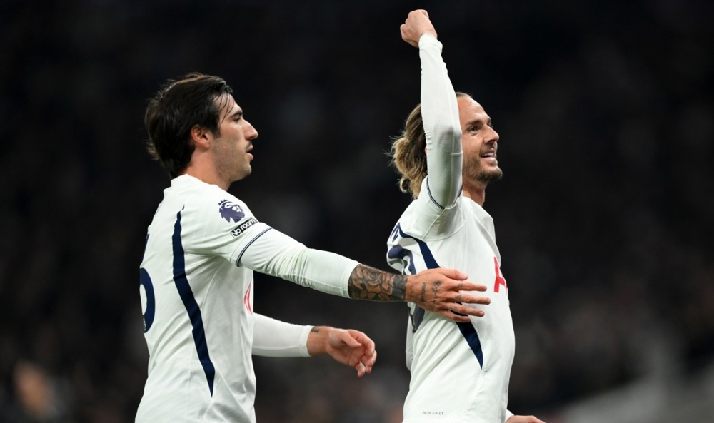 Ảnh bài viết Maddison - Marmoush lập siêu phẩm, Tottenham có chiến thắng đầu tiên ở Ngoại hạng Anh