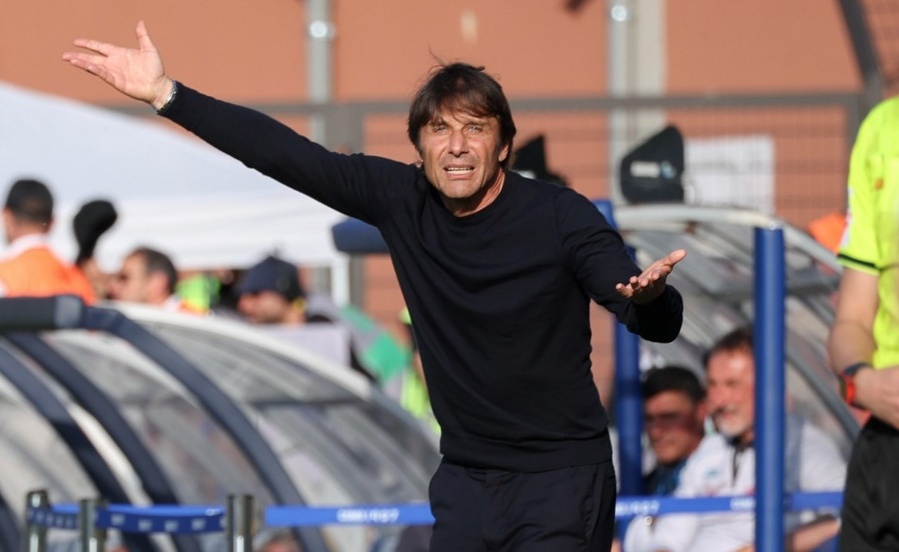 Conte là ứng viên sáng giá với MU. Ảnh: EPA.
