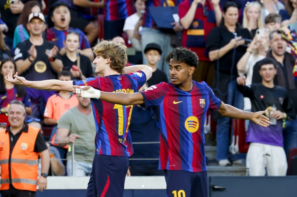 Việc thiếu vắng Nuno Mendes c&oacute; thể khiến PSG gặp kh&oacute; trước một Yamal đầy biến ảo. Ảnh: EPA.