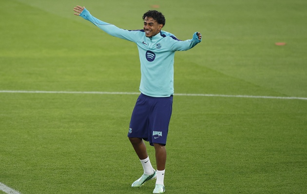 Ảnh bài viết HLV Enrique tiết lộ kế hoạch vô hiệu hóa Yamal ở Champions League