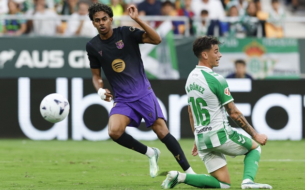 HLV PSG tiết lộ kế hoạch vô hiệu hóa Yamal ở Champions League 1 Đối đầu PSG, Yamal sẵn sàng bước lên thảm đỏ Paris