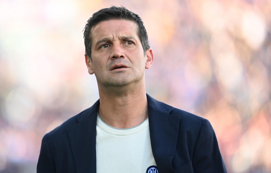 Cristian Chivu cùng Inter hướng đến 3 điểm. Ảnh: EPA.