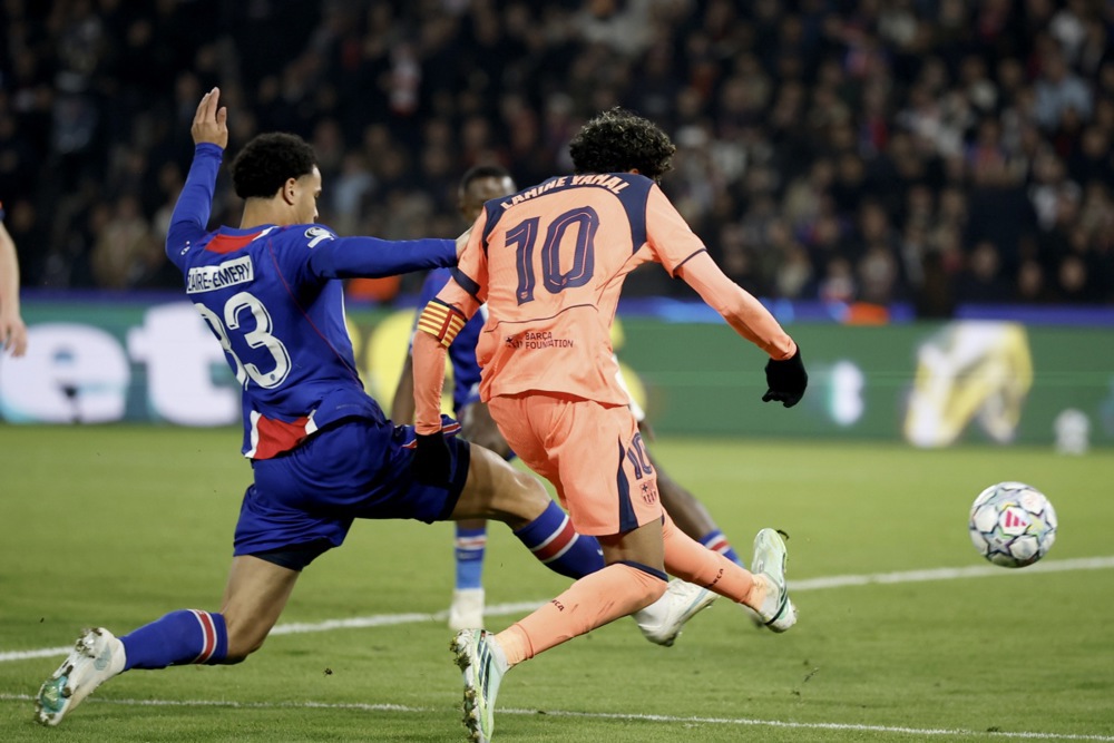 Yamal không thể gánh Barca. Ảnh: EPA.