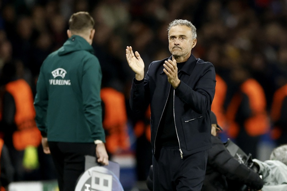 HLV Luis Enrique đ&atilde; tạo ra một PSG h&ugrave;ng mạnh. Ảnh: EPA.